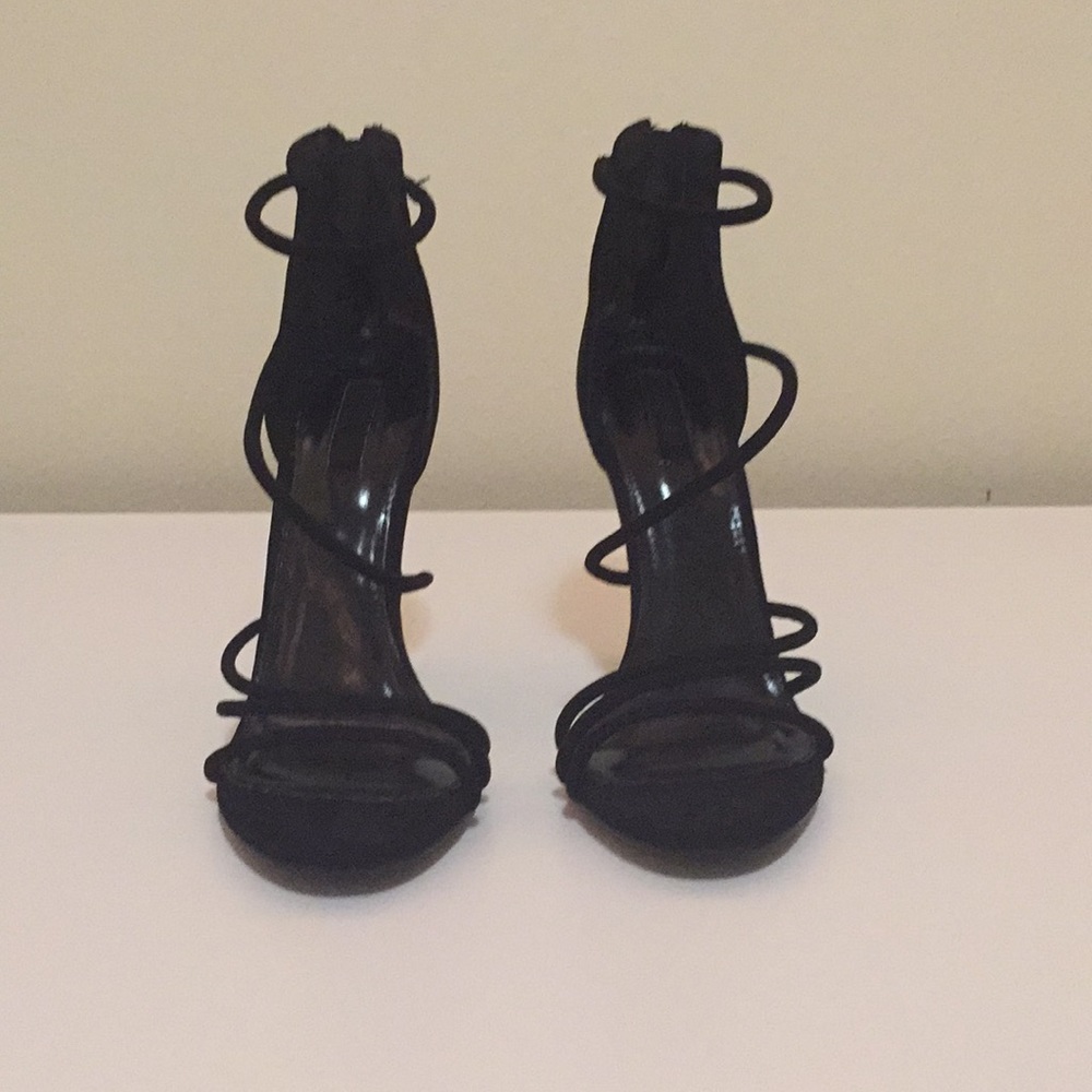 Heels - Picture 2 of 4